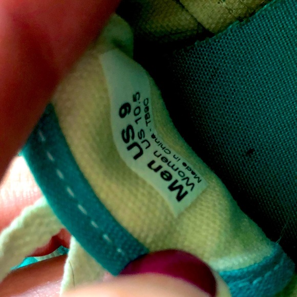 Blue/Green Vans. Men’s size 9, Women’s size 10.5 - Picture 4 of 4